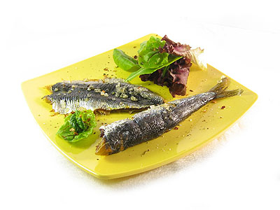 Sardinas al horno y ensalada