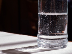 vaso agua gas Agua con gas
