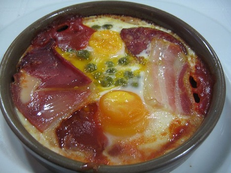 huevos al plato con jamon Huevos al plato con jamón 