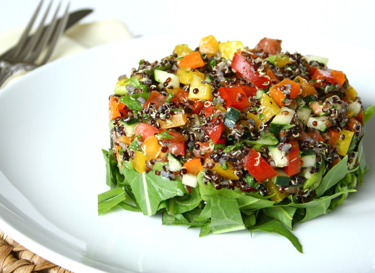 ensalada quinoa Ensalada de quínoa con verduras marinadas