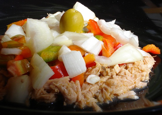 ensalada de atun escabechado Ensalada de atún escabechado