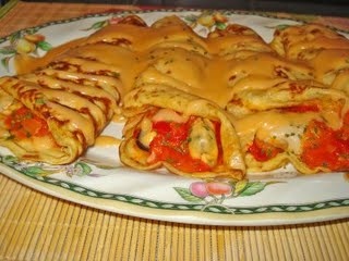 crepes mejillones Crepes rellenos de mejillones con salsa de setas