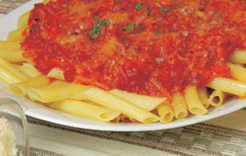 Macarrones con salsa de tomate Macarrones con tomate