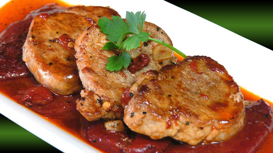 Solomillo de cerdo con pimientos del piquillo Solomillo de cerdo con pimientos del piquillo