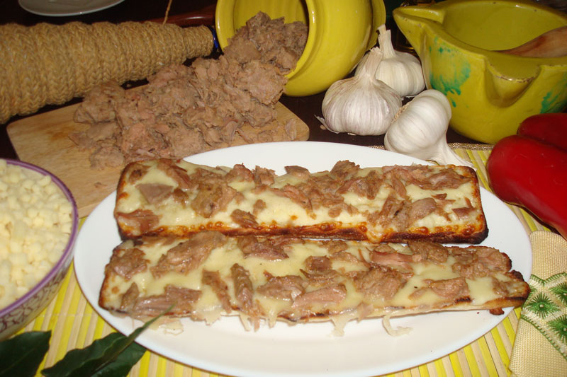 Panini con verduras y atún Panini con verduras y atún
