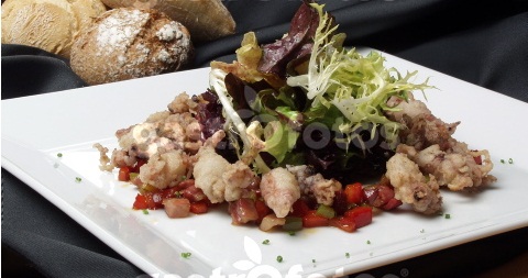 ensalada de chopitos fritos Ensalada de chopitos fritos