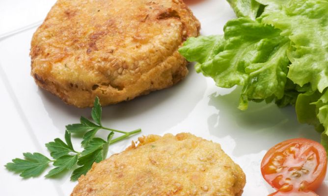 Hamburguesas de garbanzo con ensalada Hamburguesas de garbanzo con ensalada
