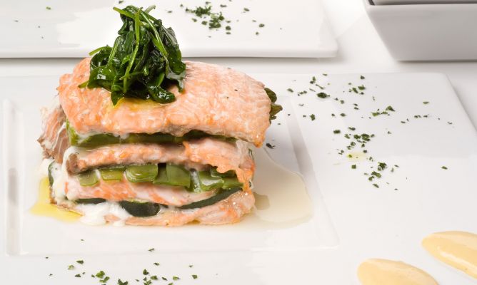 Milhojas de espinacas y salmón Milhojas de espinacas y salmón