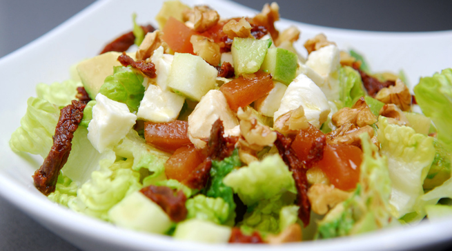 Ensalada con manzanas y frutos secos